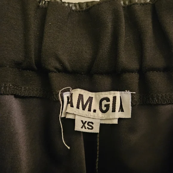 Ladies patent pants - Picture 3 of 3